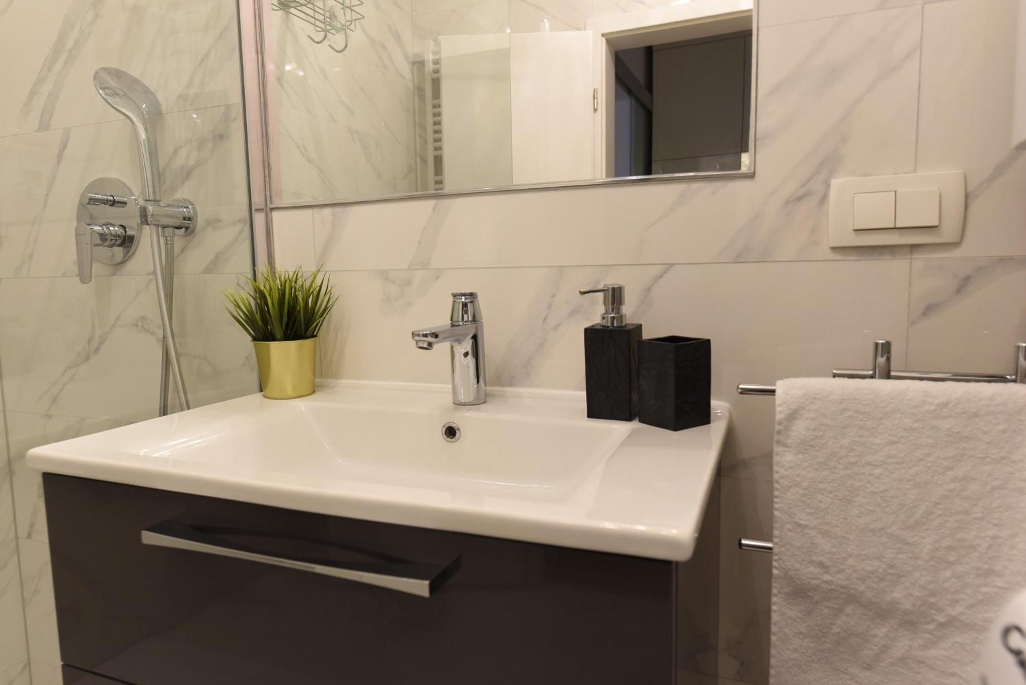 Mary'S Apartment - With Free Parking Zagreb Bagian luar foto