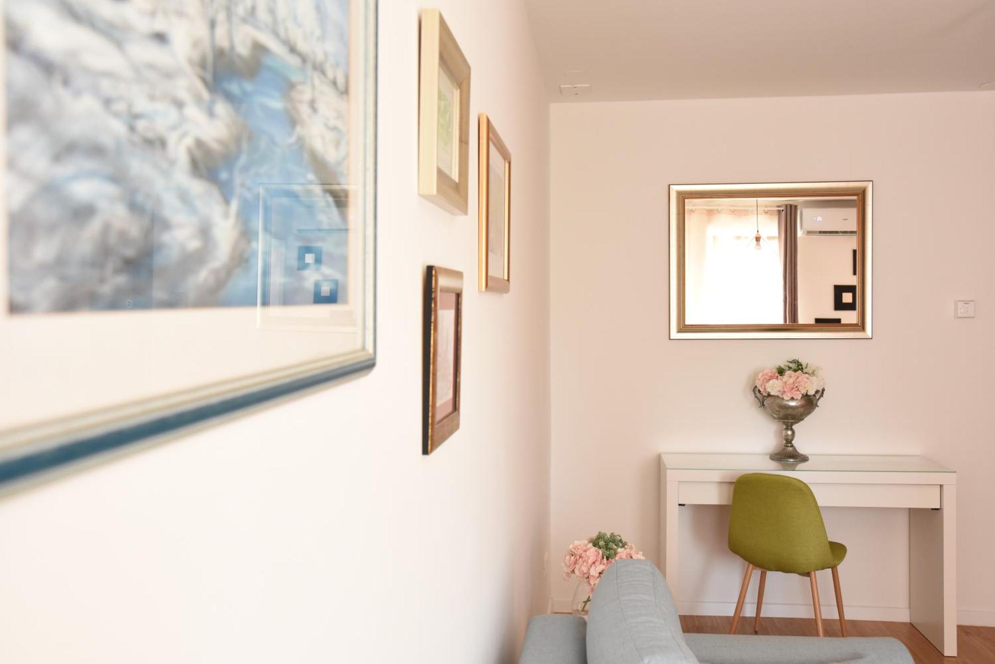 Mary'S Apartment - With Free Parking Zagreb Bagian luar foto
