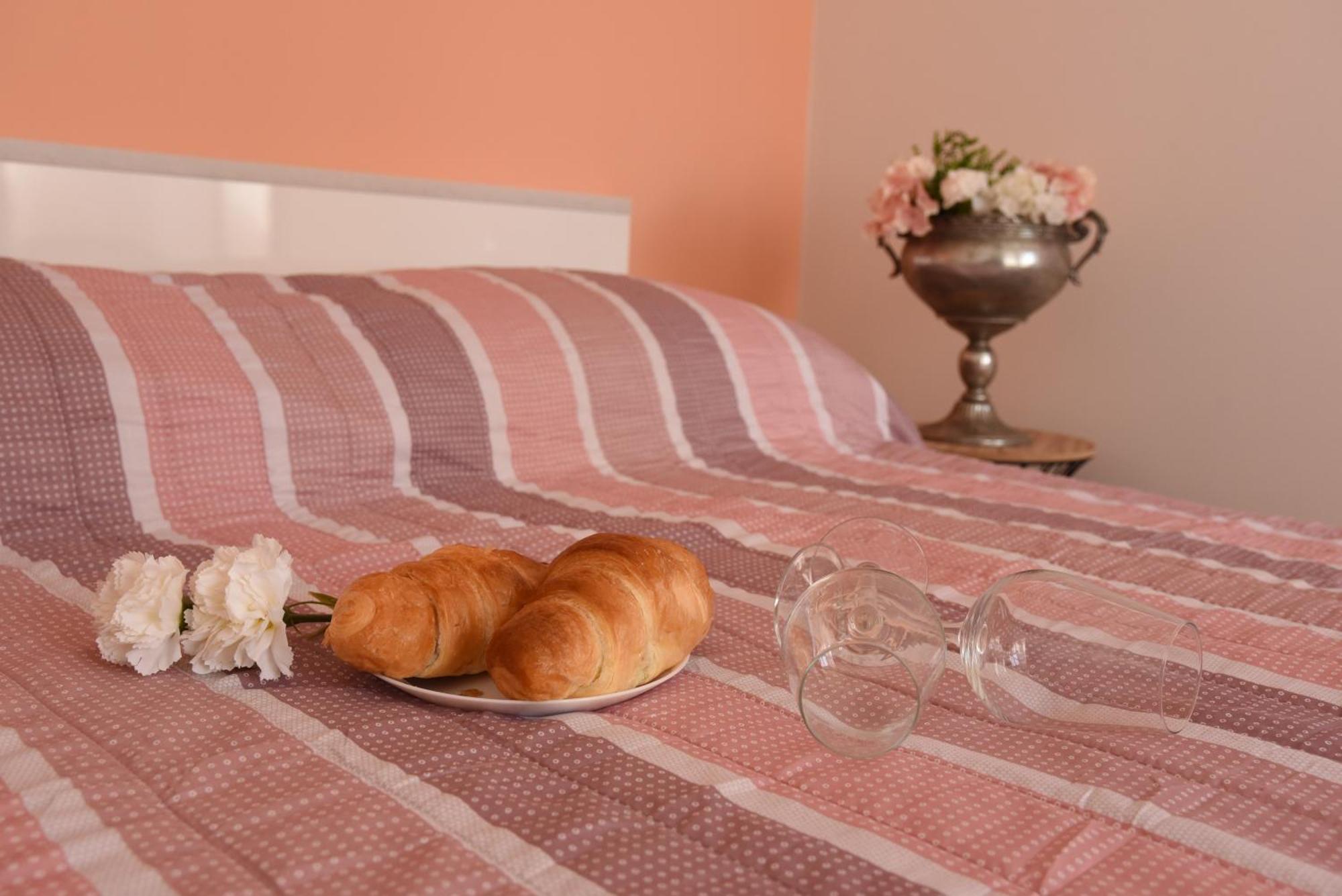Mary'S Apartment - With Free Parking Zagreb Bagian luar foto