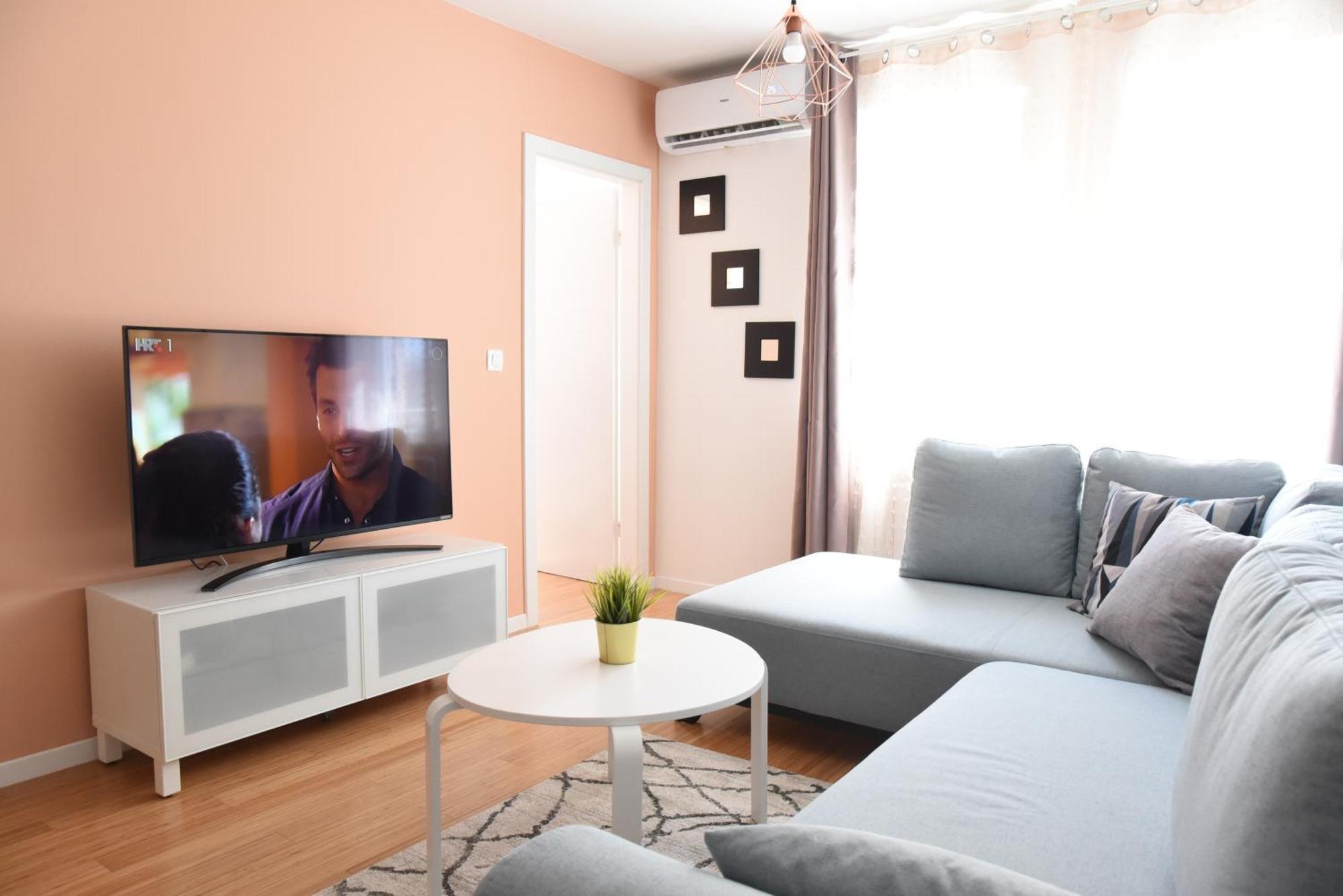 Mary'S Apartment - With Free Parking Zagreb Bagian luar foto
